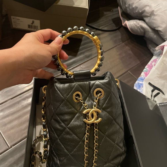 Auth Chanel bucket - Picture 2 of 4